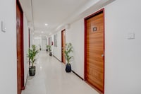 Collection O Vadodara Airport Formerly Milan Party Hall