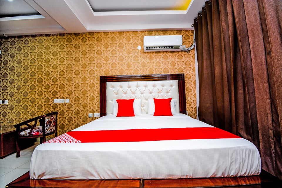 OYO 30263 Hotel 13 Coin, Zirakpur, Zirakpur