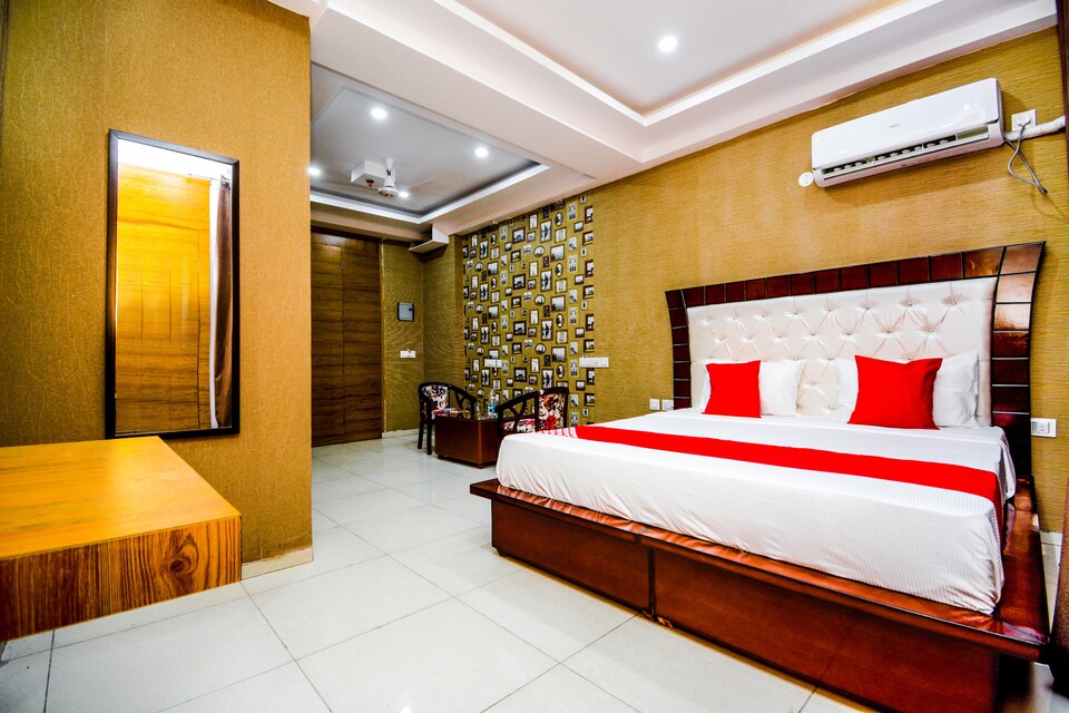OYO 30263 Hotel 13 Coin, Zirakpur, Zirakpur