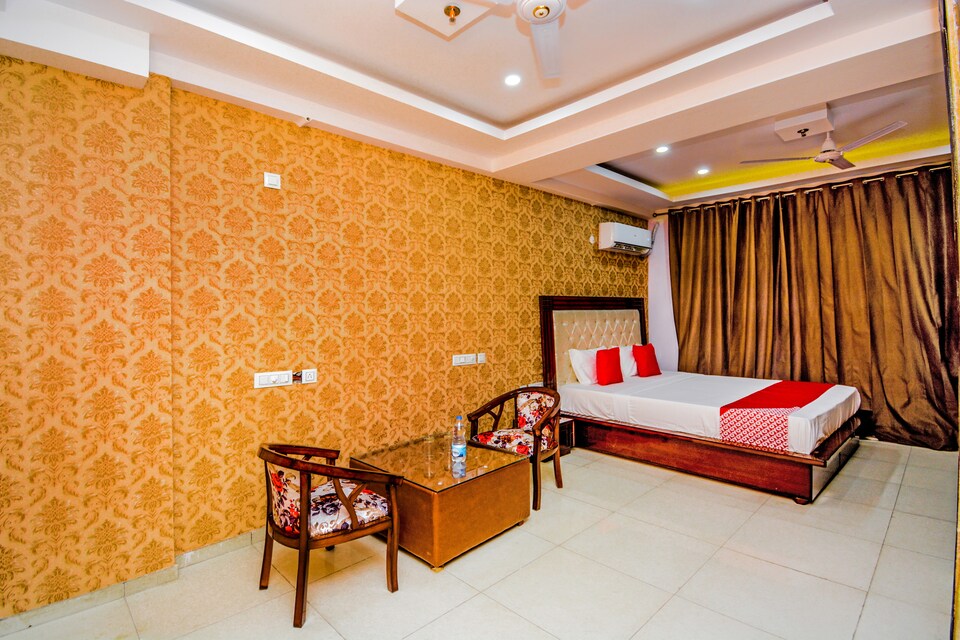 OYO 30263 Hotel 13 Coin, Zirakpur, Zirakpur