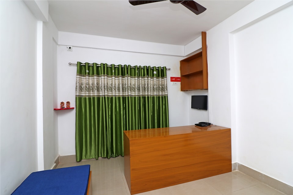 OYO 30269 Amar Raj Inn, Rajarhat Kolkata, Kolkata