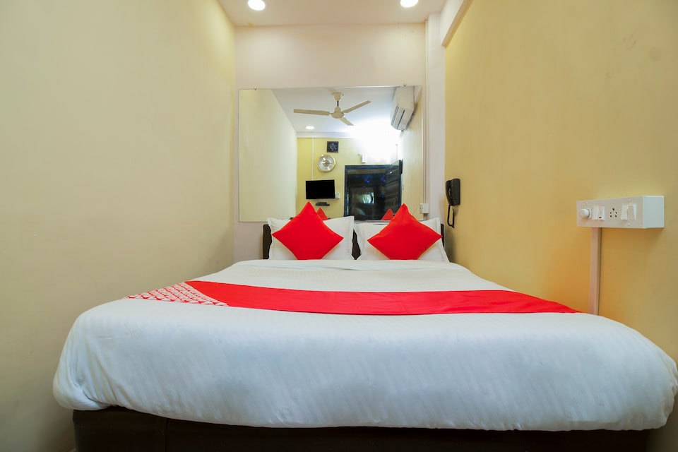 OYO 30270 Swaraj Lodge Inn, Mumbai Panvel-CBD-Taloja, Mumbai