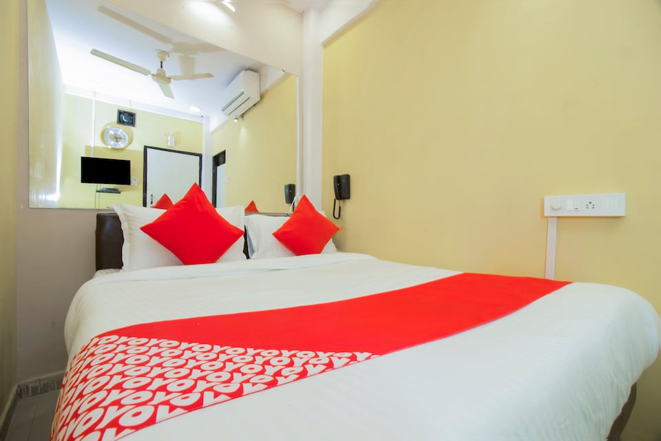 OYO 30270 Swaraj Lodge Inn, Mumbai Panvel-CBD-Taloja, Mumbai