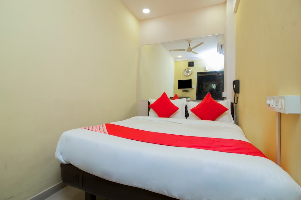 OYO 30270 Swaraj Lodge Inn, Mumbai Panvel-CBD-Taloja, Mumbai