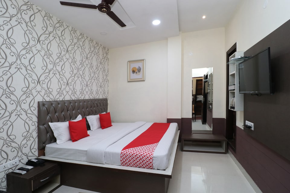 Capital O  30277 Hotel V2v, GT Road Ludhiana, Ludhiana