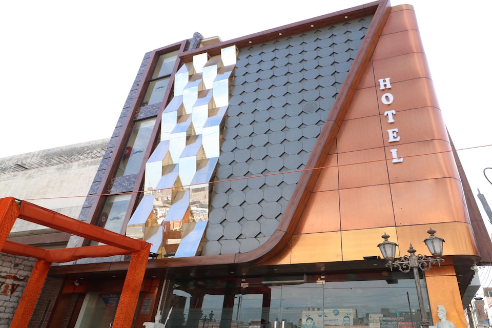 Capital O  30277 Hotel V2v, GT Road Ludhiana, Ludhiana