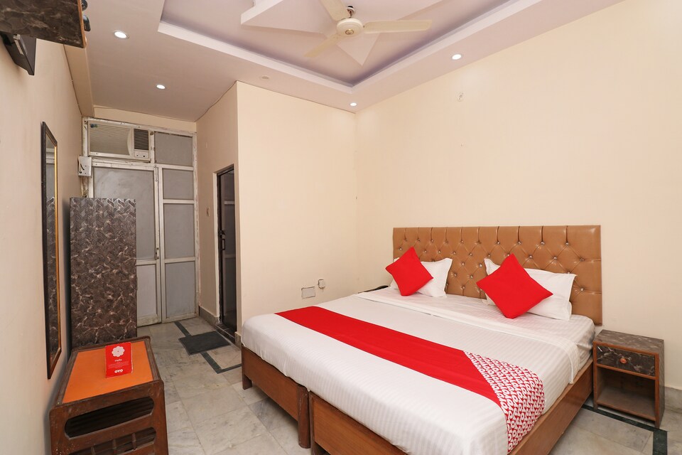 LIVE as LCK1293, Charbagh Lucknow, Lucknow