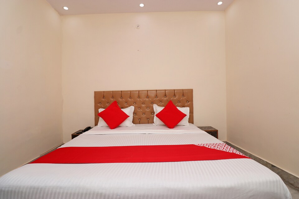 LIVE as LCK1293, Charbagh Lucknow, Lucknow