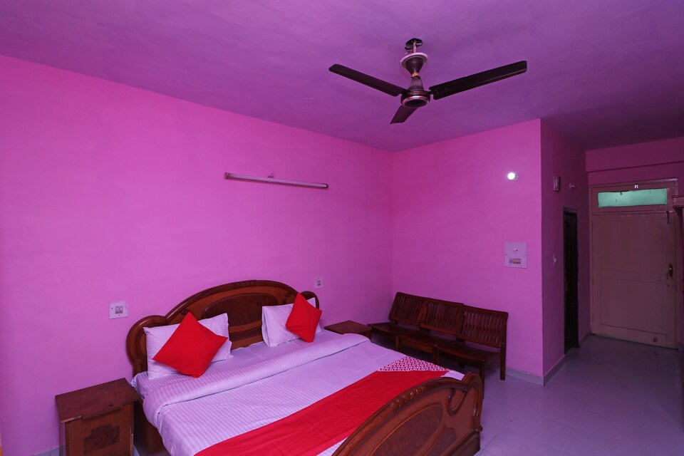 OYO 30295 Hotel Vishwamitra, Chintpurni, Chintpurni