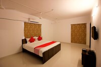OYO Prestige Castle Inn