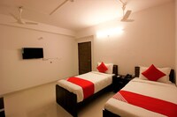 OYO Prestige Castle Inn