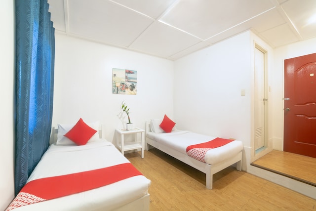 OYO 150 Davao Airport View Hotel