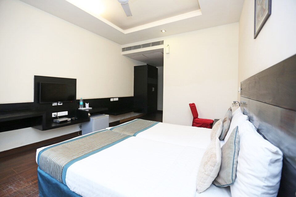 OYO Hotel Camria Near Aravali Biodiversity Park, Cyber City Extension, Gurgaon