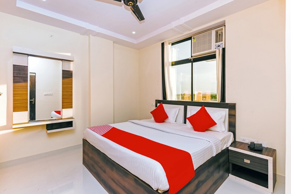 OYO 30328 Hotel Shyam Palace, Hawa Mahal, Jaipur
