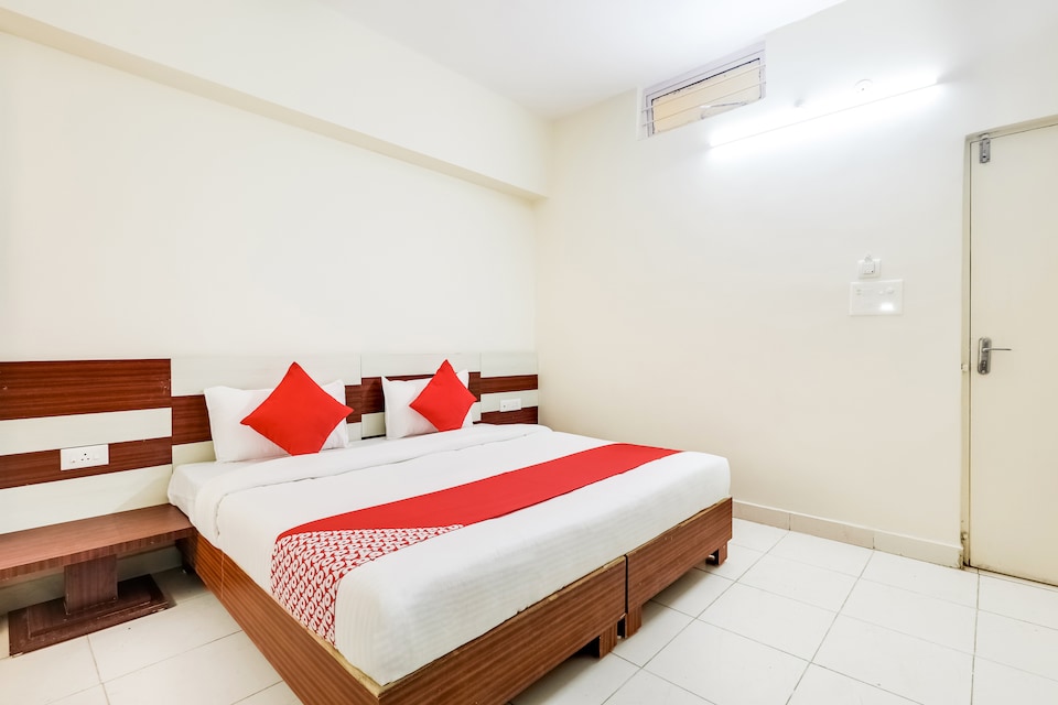 OYO 30348 Sandalwood  Palace , MP Nagar Bhopal, Bhopal