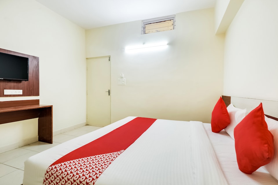 OYO 30348 Sandalwood  Palace , MP Nagar Bhopal, Bhopal