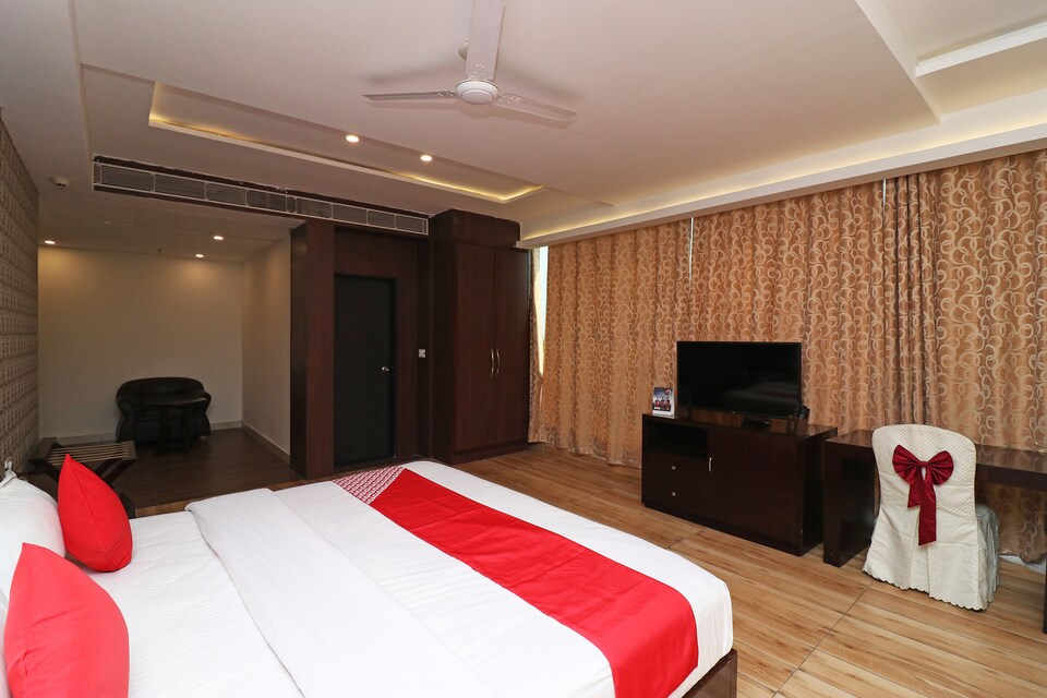 Capital O 30365 Hotel Ambassador Royale, Asansol, Asansol