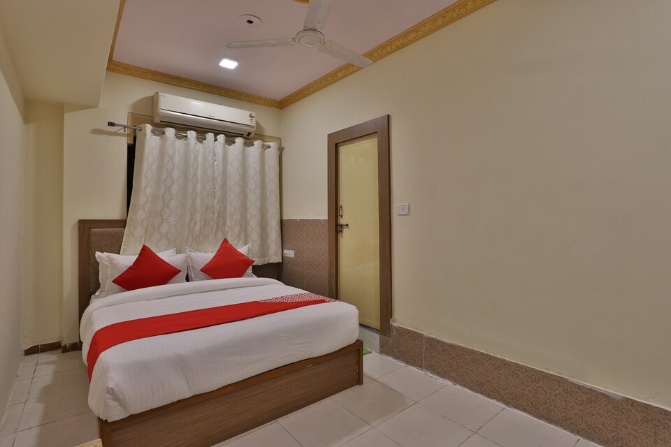 OYO 30369 Abc Hotel, Satellite-Prahlad Nagar Ahmedabad, Ahmedabad