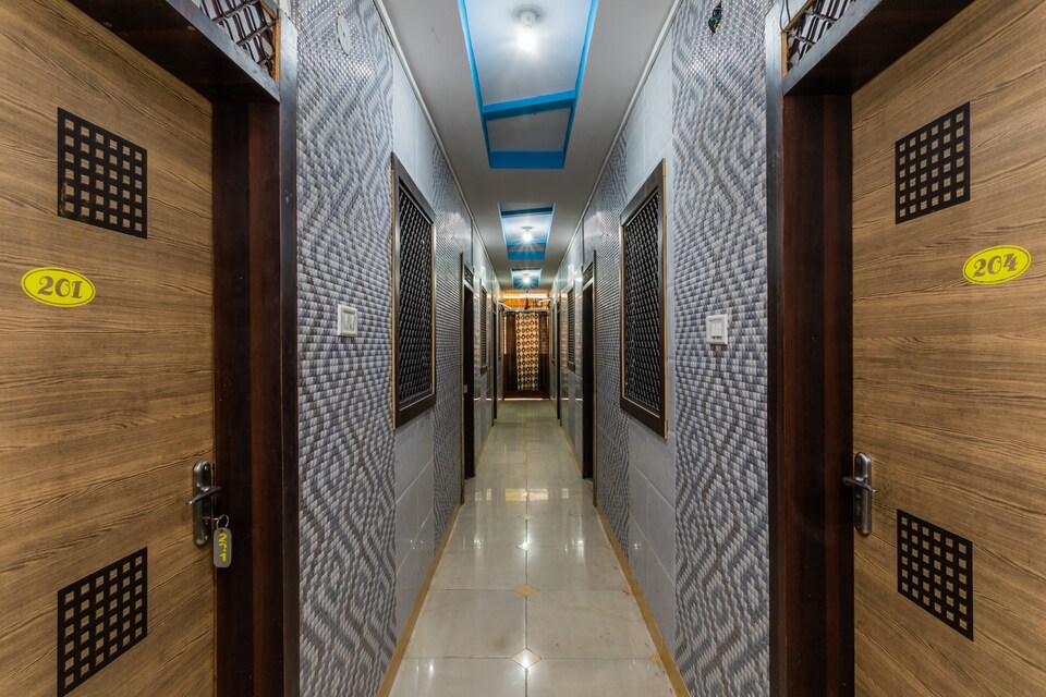 OYO 30371 Shiv Shyam Palace, Mahakal Temple 1, Ujjain