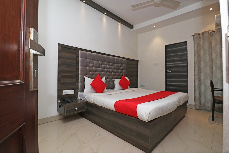 Capital O 30381 Hotel Sarin Inn Heritage, Sigra, Varanasi