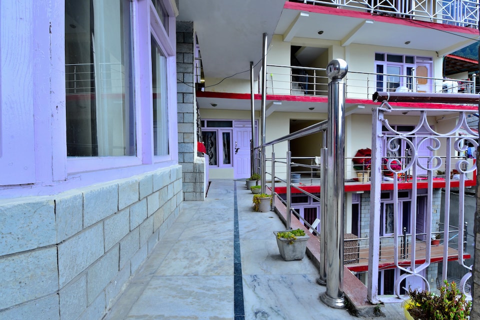 Hotel O Pine View Hotel Manali  , Mall Road Manali, Manali