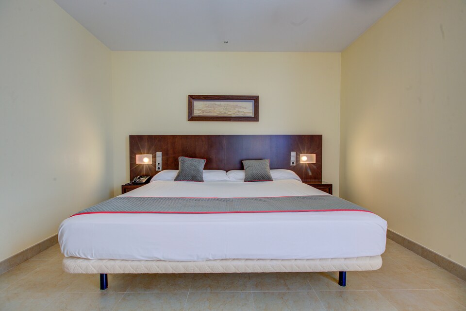 OYO Hotel El Mesón, Torrijos, Torrijos