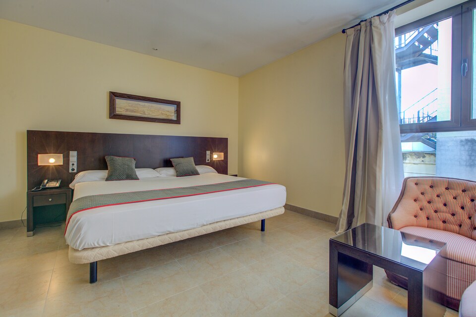 OYO Hotel El Mesón, Torrijos, Torrijos