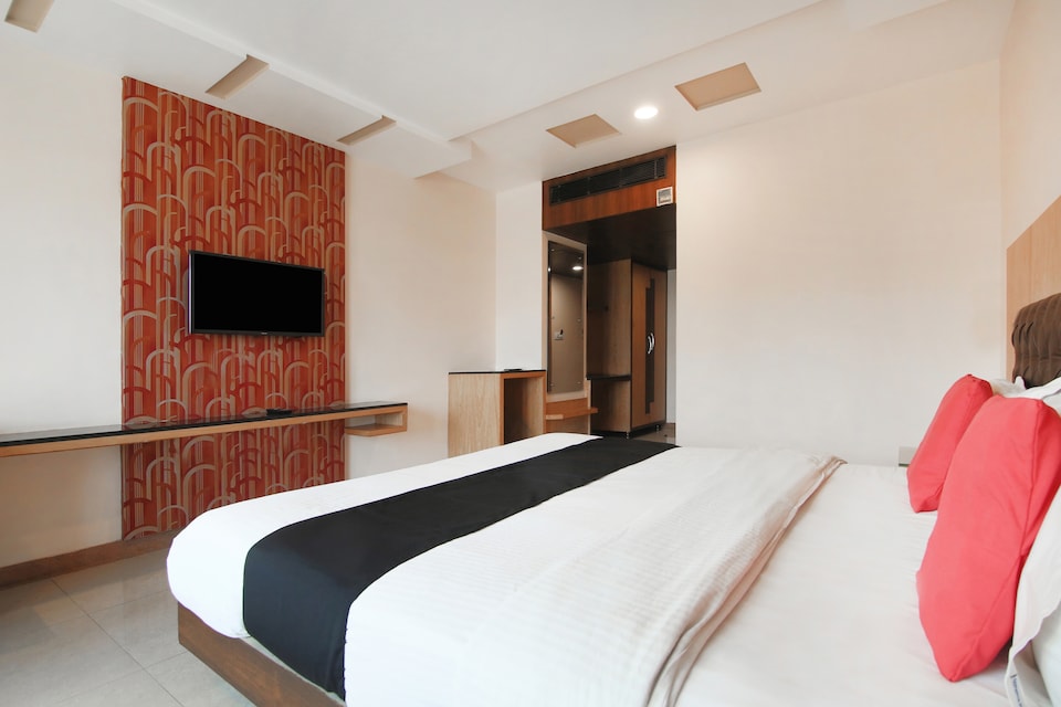 Capital O 30441 होटल दुर्गादा सिरी, Chitradurga, चित्रदुर्ग