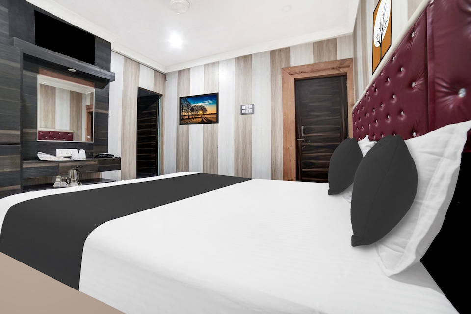 Hotel O Jamshedpur Near MGM College, Mango Jamshedpur, Jamshedpur