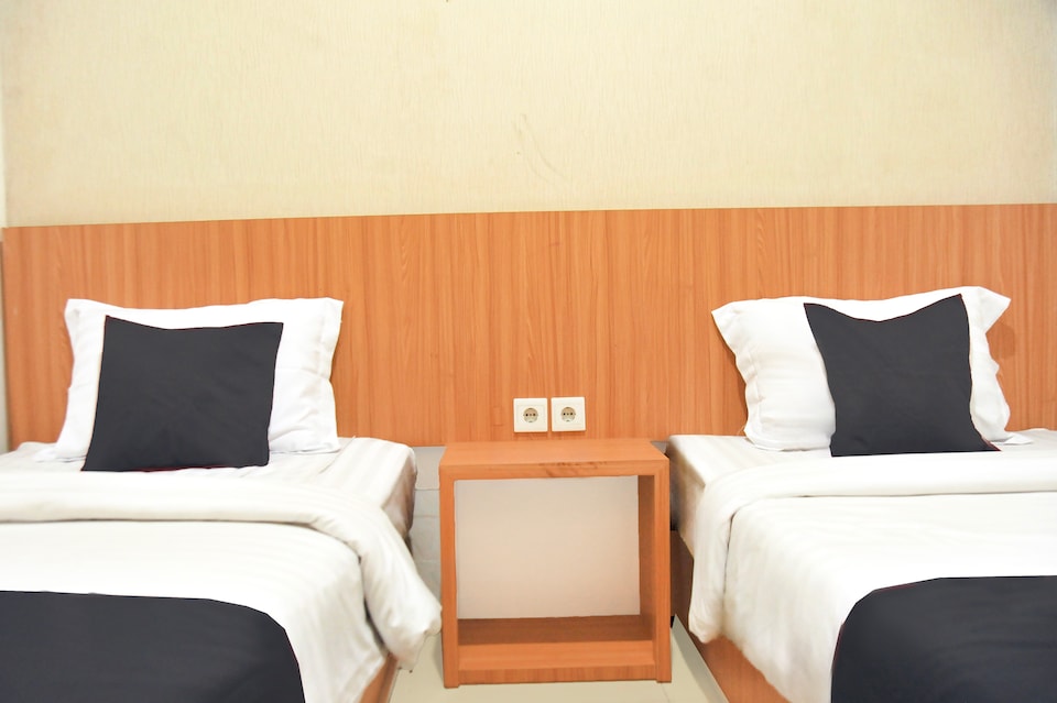 Hotel O Bukittinggi near Jam Gadang formerly Hotel Aedo, Bukittinggi, Bukittinggi