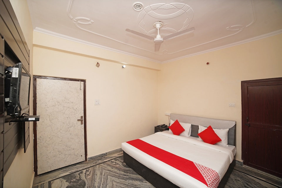OYO 30480 Hotel Mohan Palace, Tikonia Haldwani, Haldwani