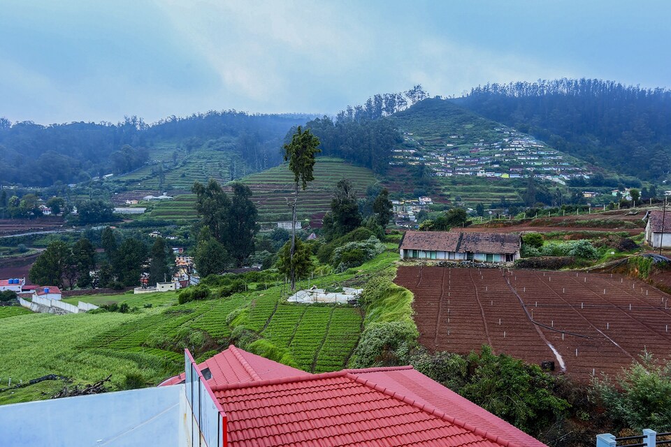 OYO Home Luxe 30481 Opulent 1BHK Arni House Road, Charing Cross Ooty, Ooty