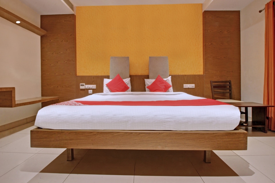 OYO 30493 Plaamirth Inn, Karur city, Karur