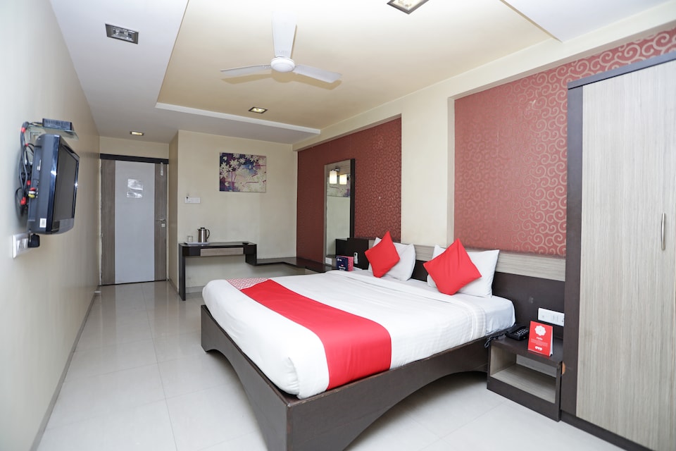 OYO Flagship 30507 Prince Regency Yerwada, Koregaon Park Pune, Pune