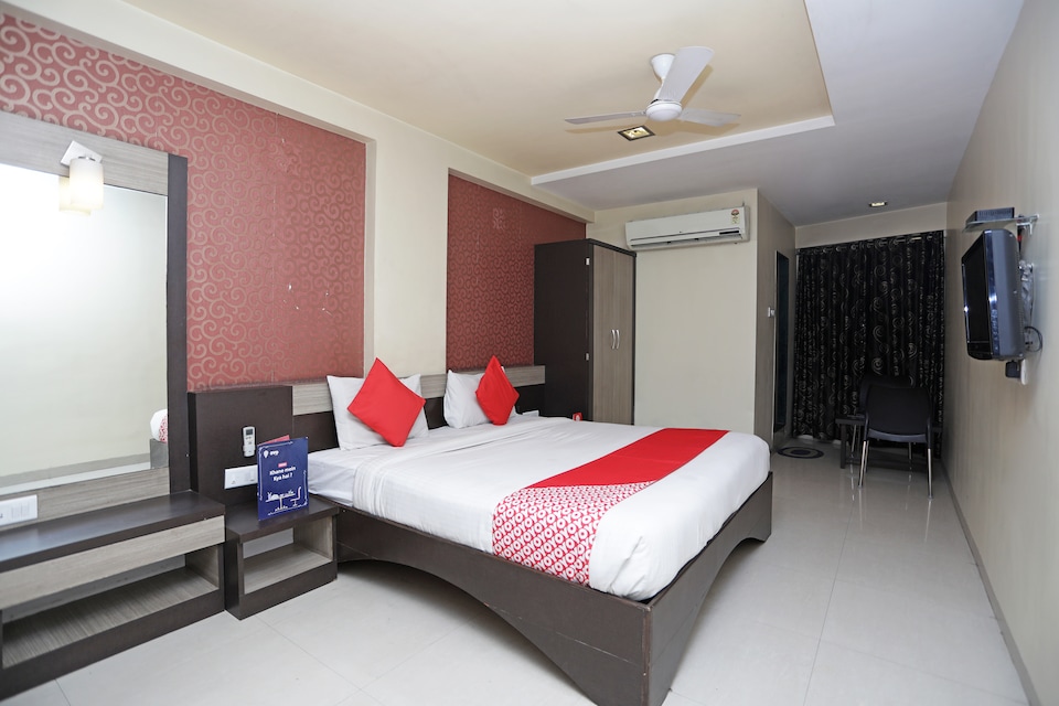 OYO Flagship 30507 Prince Regency Yerwada, Koregaon Park Pune, Pune