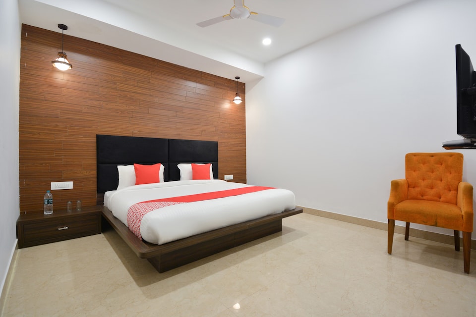 Collection O O 30508 Hotel Four Seasons, Golden Temple Road Amritsar, Amritsar