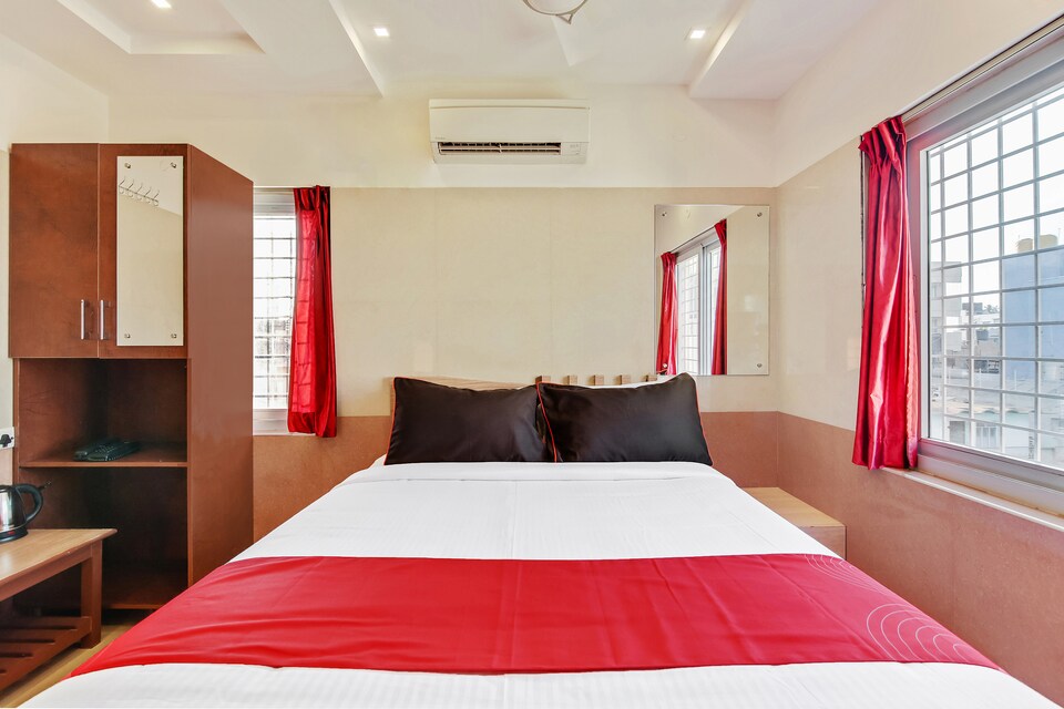 Collection O 150 1st Cross Road Cottonpet, Majestic Bangalore, Bangalore