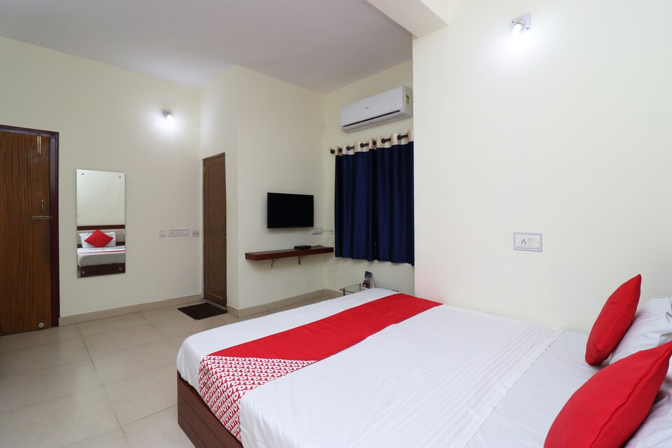 OYO 30539 हॉलिडे क्लब, Salt Lake Kolkata, कोलकाता