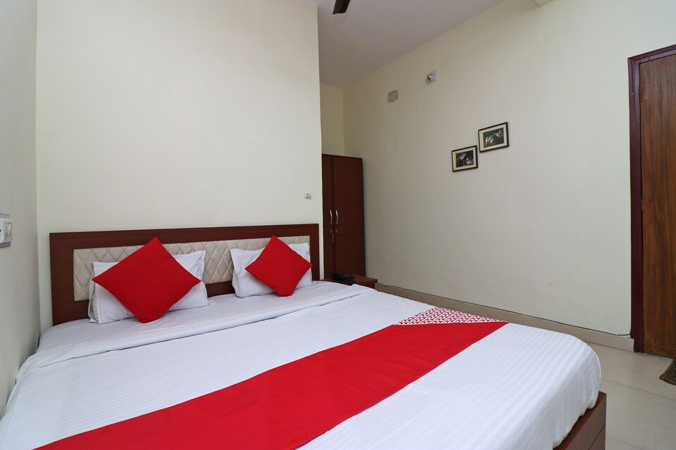 OYO 30539 हॉलिडे क्लब, Salt Lake Kolkata, कोलकाता