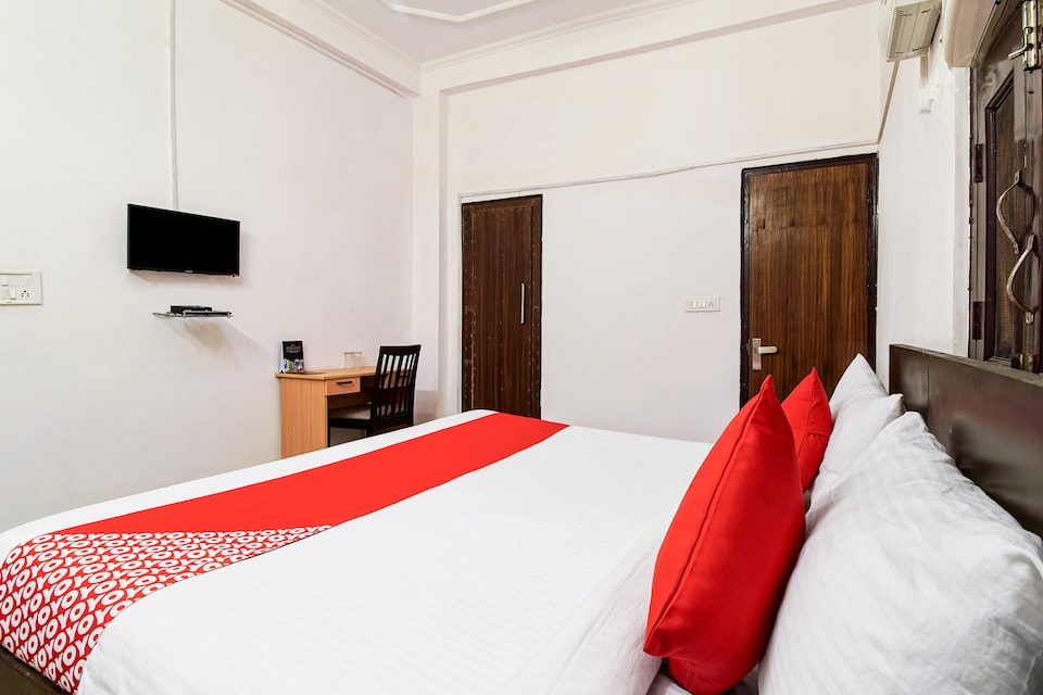 SPOT ON 30552 Sector 53, Noida City Metro, Noida