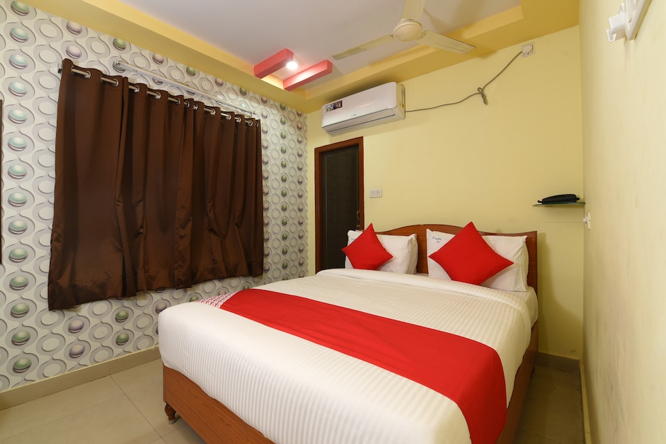 OYO 30568 B Square Inn, MVP Colony Visakhapatnam, Visakhapatnam