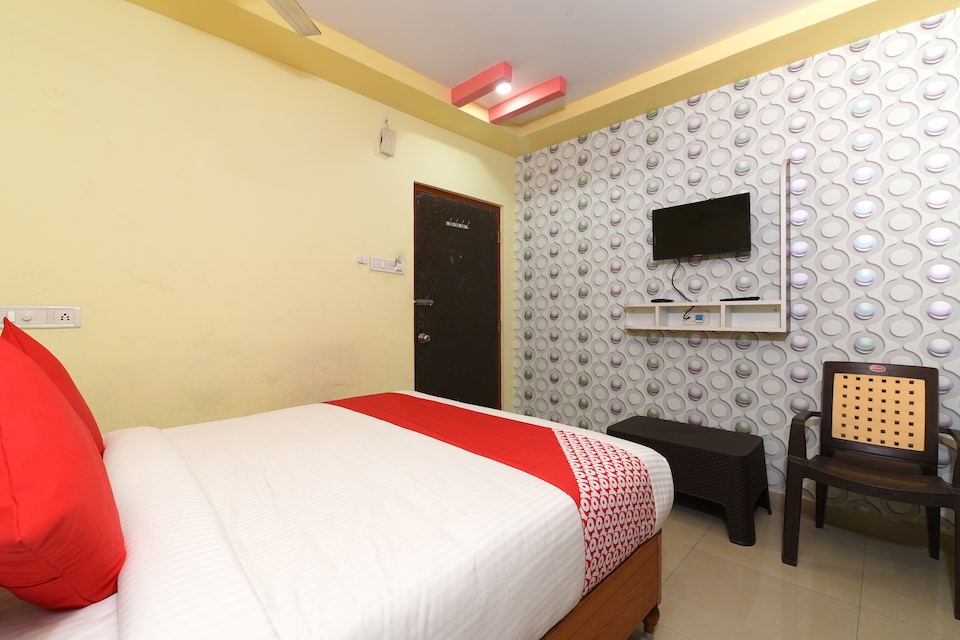OYO 30568 B Square Inn, MVP Colony Visakhapatnam, Visakhapatnam