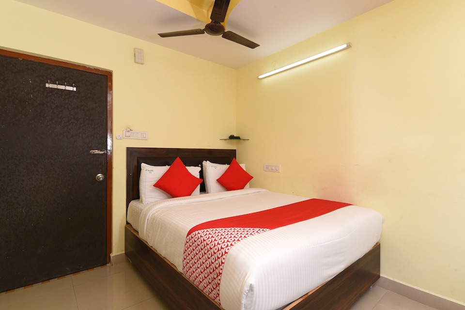 OYO 30568 B स्क्वायर इन, MVP Colony Visakhapatnam, विशाखपट्नम