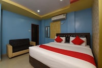 OYO 30568 B Square Inn