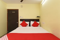 OYO 30568 B Square Inn