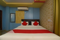 OYO 30568 B Square Inn