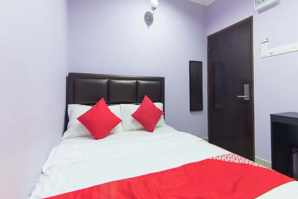 OYO 826 Hilltop Hotel, Tanjong Malim, Muallim