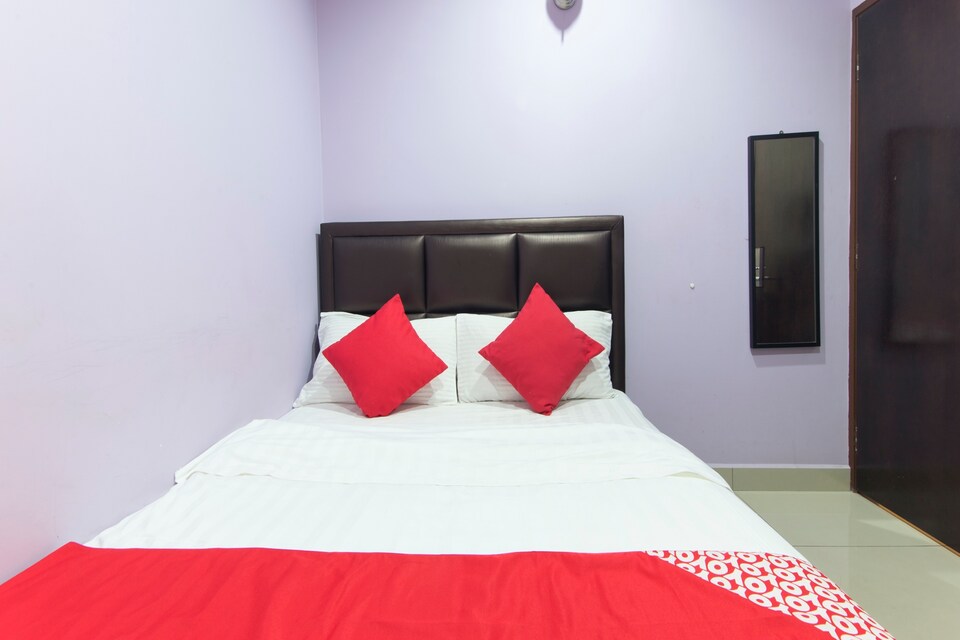 OYO 826 Hilltop Hotel, Tanjong Malim, Muallim