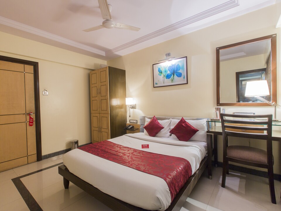 OYO Rooms 047 Marine Lines, Mumbai CST-Churchgate-Colaba, Mumbai
