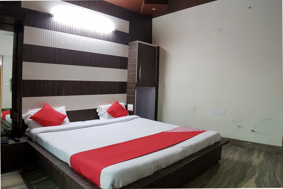 OYO 30576 Satyam Regency, Chamba Chamba, Chamba